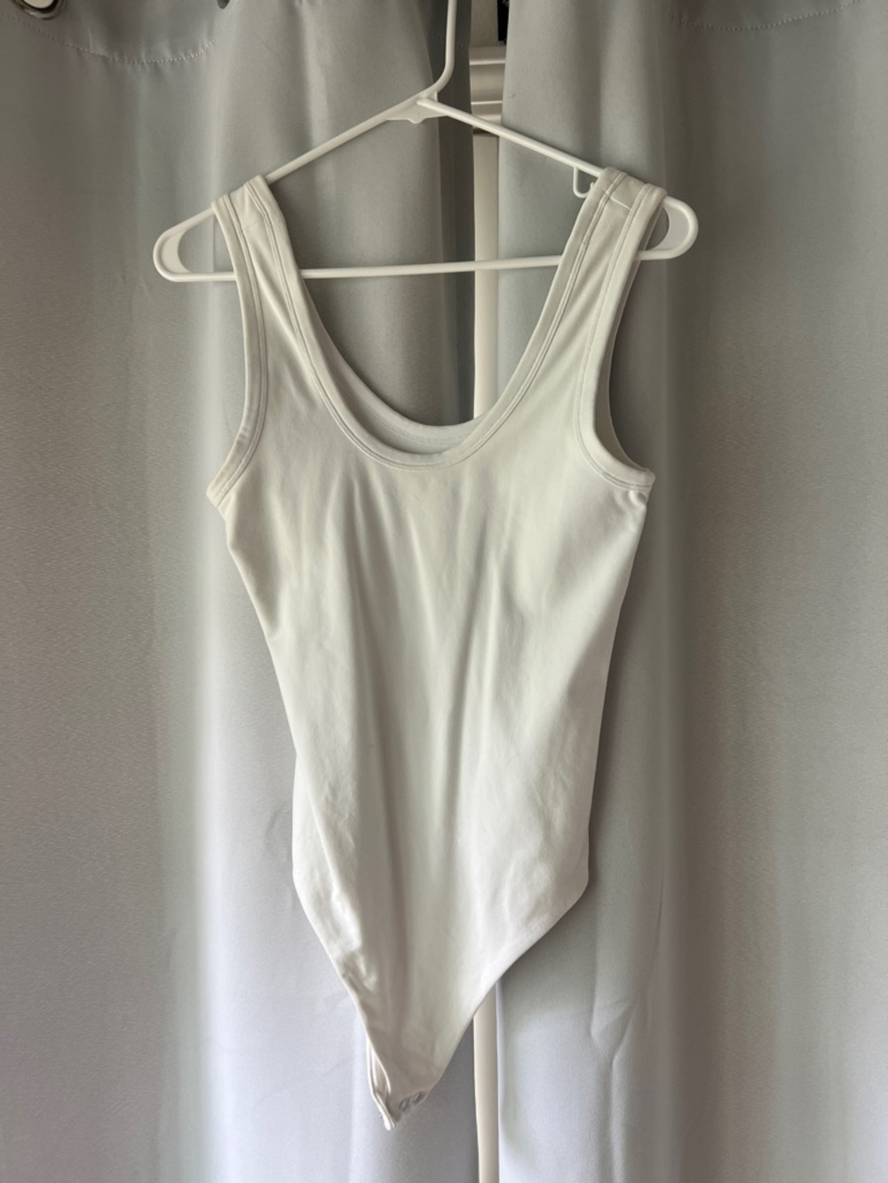 Nuuds Seamless scoop neck bodysuit - Picture 2 of 4